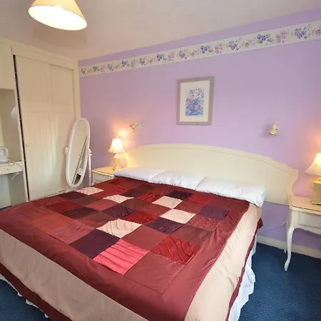 Gormans Country Home Hotel 4*